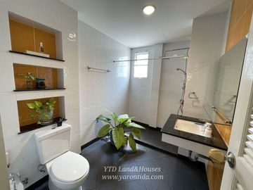 House for sale in Soi Bearing 58/6, price 21,800,000 Baht