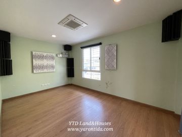 House for sale in Soi Bearing 58/6, price 21,800,000 Baht