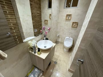 Casa en villa campestre en venta! 3 habitaciones con baño. Pisos de marmol. Moderna y lujosa.