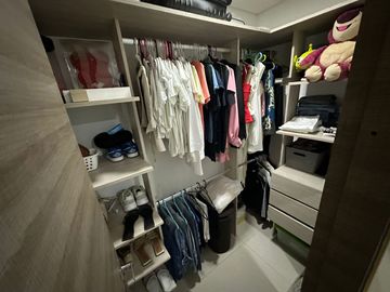 Casa en villa campestre en venta! 3 habitaciones con baño. Pisos de marmol. Moderna y lujosa.