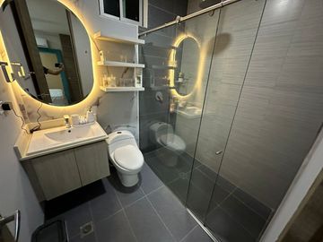 Casa en villa campestre en venta! 3 habitaciones con baño. Pisos de marmol. Moderna y lujosa.