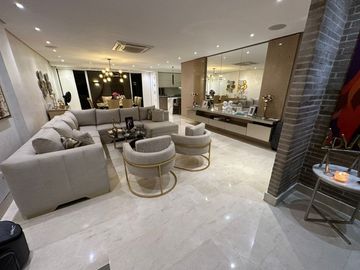Casa en villa campestre en venta! 3 habitaciones con baño. Pisos de marmol. Moderna y lujosa.