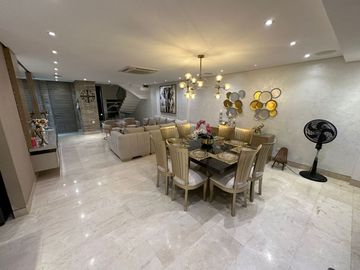 Casa en villa campestre en venta! 3 habitaciones con baño. Pisos de marmol. Moderna y lujosa.