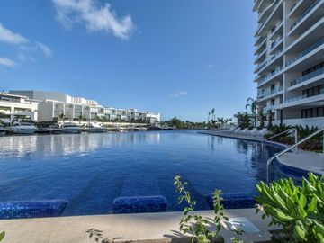 Departamento en cancún de 3 recamras en venta con vista al mar