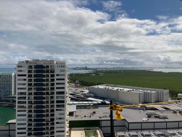 Departamento en cancún de 3 recamras en venta con vista al mar