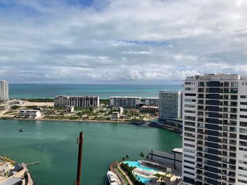 Departamento en cancún de 3 recamras en venta con vista al mar