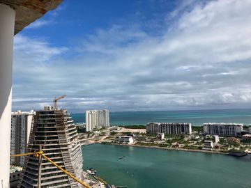 Departamento en cancún de 3 recamras en venta con vista al mar