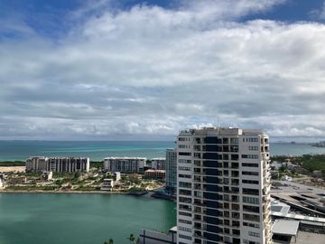 Departamento en cancún de 3 recamras en venta con vista al mar