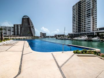 Departamento en cancún de 3 recamras en venta con vista al mar