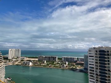 Departamento en cancún de 3 recamras en venta con vista al mar