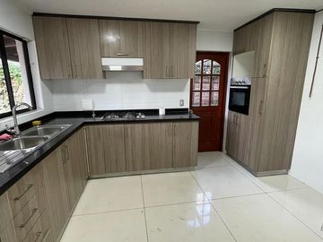 BROKER BOSQUES LIQUIDA 4D-4B-2EST-PISCINA