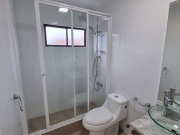 BROKER BOSQUES LIQUIDA 4D-4B-2EST-PISCINA