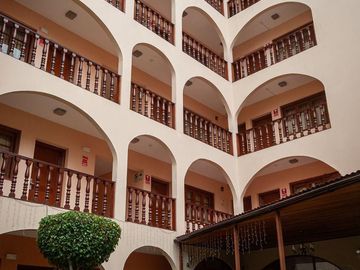 Excelente Oportunidad En Inversión Turística , Hotel En Venta , Zona Exclusiva De Miraflores