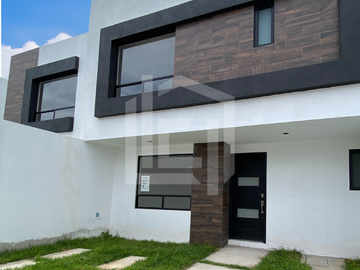 Casa en Venta con Terraza en Actopan, Hgo, a 200 metros del libramiento y cerca del Corredor de los Balnearios.