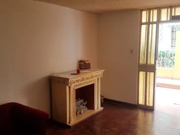 VIVE A UN PASO DE TODO EN URB. TUPAC AMARU - LA VICTORIA!!.. EXCLUSIVA CASA DE 2 PISOS Y AZOTEA (mmartinez lima1)
