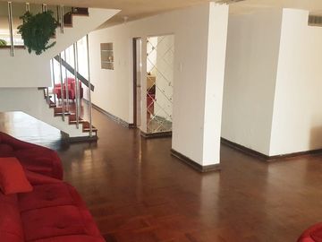 VIVE A UN PASO DE TODO EN URB. TUPAC AMARU - LA VICTORIA!!.. EXCLUSIVA CASA DE 2 PISOS Y AZOTEA (mmartinez lima1)