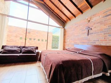 CHÍA- CASA CAMPESTRE ESPECTACULAR