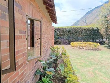 CHÍA- CASA CAMPESTRE ESPECTACULAR