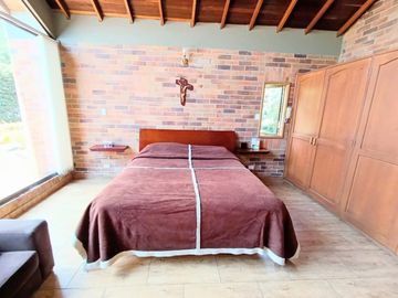 CHÍA- CASA CAMPESTRE ESPECTACULAR