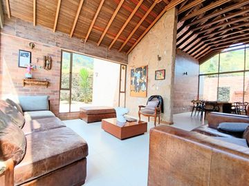 CHÍA- CASA CAMPESTRE ESPECTACULAR