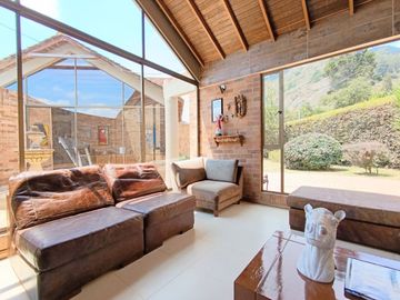 CHÍA- CASA CAMPESTRE ESPECTACULAR