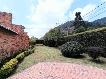 CHÍA- CASA CAMPESTRE ESPECTACULAR
