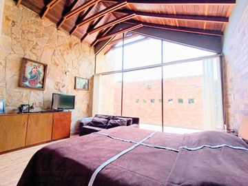 CHÍA- CASA CAMPESTRE ESPECTACULAR