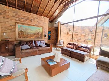 CHÍA- CASA CAMPESTRE ESPECTACULAR
