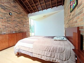 CHÍA- CASA CAMPESTRE ESPECTACULAR