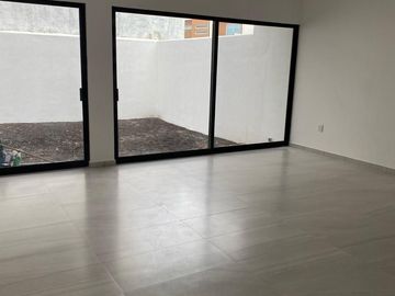 Venta de casa en Condominio con amenidades en Cumbres de Juriquillla