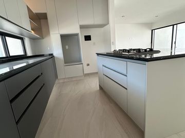 Venta de casa en Condominio con amenidades en Cumbres de Juriquillla