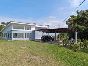 VENTA DE FINCA CAMPESTRE UBICADA EN UN LOTE DE 22.500 M2 DE LOS CUALES 15.000 M2 SON SEMIPLANOS, MANIZALES CALDAS