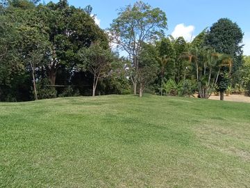 VENTA DE FINCA CAMPESTRE UBICADA EN UN LOTE DE 22.500 M2 DE LOS CUALES 15.000 M2 SON SEMIPLANOS, MANIZALES CALDAS