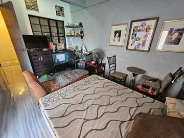 Fully Renovated 2Br 2T&B with Balcony Townhouse