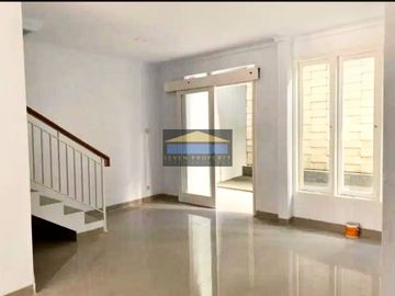 Rumah 2 Lantai Cantik Full Renov di Raffles Hills Cibubur P3.076/23