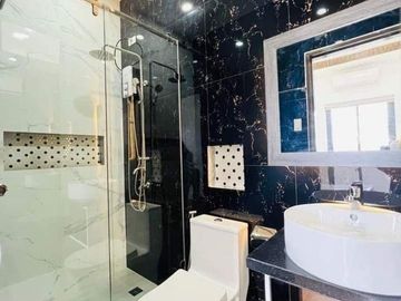 BRAND NEW SEMI-FURNISHED MODERN CHIC HOME NEAR CLARK AND ROCKWELL ANGELES CITY
