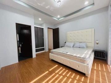 BRAND NEW SEMI-FURNISHED MODERN CHIC HOME NEAR CLARK AND ROCKWELL ANGELES CITY