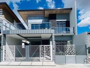 BRAND NEW SEMI-FURNISHED MODERN CHIC HOME NEAR CLARK AND ROCKWELL ANGELES CITY