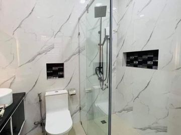 BRAND NEW SEMI-FURNISHED MODERN CHIC HOME NEAR CLARK AND ROCKWELL ANGELES CITY