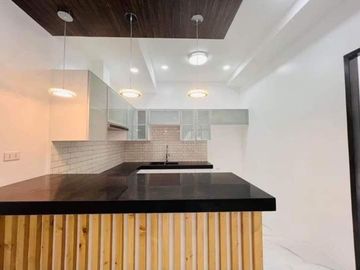 BRAND NEW SEMI-FURNISHED MODERN CHIC HOME NEAR CLARK AND ROCKWELL ANGELES CITY