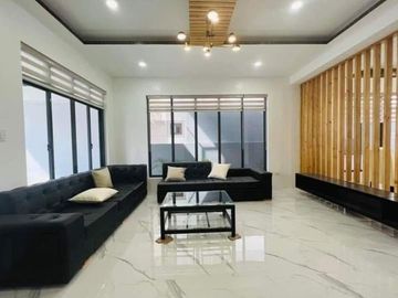 BRAND NEW SEMI-FURNISHED MODERN CHIC HOME NEAR CLARK AND ROCKWELL ANGELES CITY