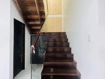 BRAND NEW SEMI-FURNISHED MODERN CHIC HOME NEAR CLARK AND ROCKWELL ANGELES CITY