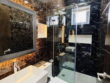 BRAND NEW SEMI-FURNISHED MODERN CHIC HOME NEAR CLARK AND ROCKWELL ANGELES CITY
