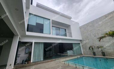 CASA EN VENTA CON ALBERCA EN LA ENCOMIENDA , GENERAL ESCOBEDO, NUEVO LEON.