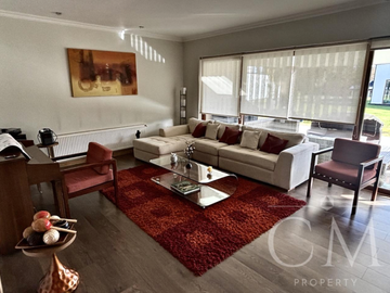 Amplia y hermosa casa en Condominio