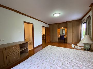 4 Bed house for sale in San Khampeang, Chiang Mai