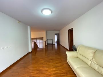 4 Bed house for sale in San Khampeang, Chiang Mai