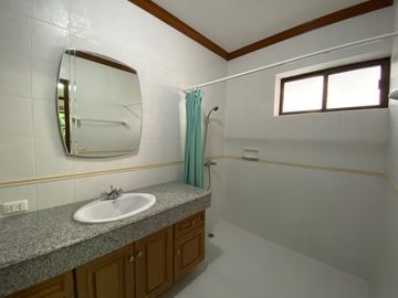 4 Bed house for sale in San Khampeang, Chiang Mai