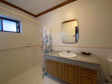 4 Bed house for sale in San Khampeang, Chiang Mai