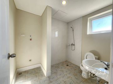 Rent to own 1 bedroom condo in Lapu-lapu City Cebu near Mactan Airport